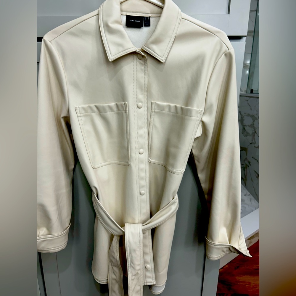 Cream leather snap top with belt